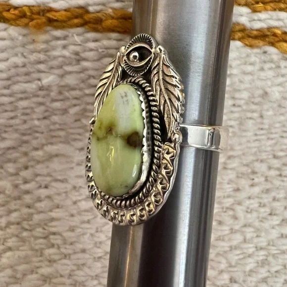 ❤️ Palomino Variscite 925 Navajo Decorative Silverwork Ring 11.2g Adjustable Sz - Picture 13 of 13